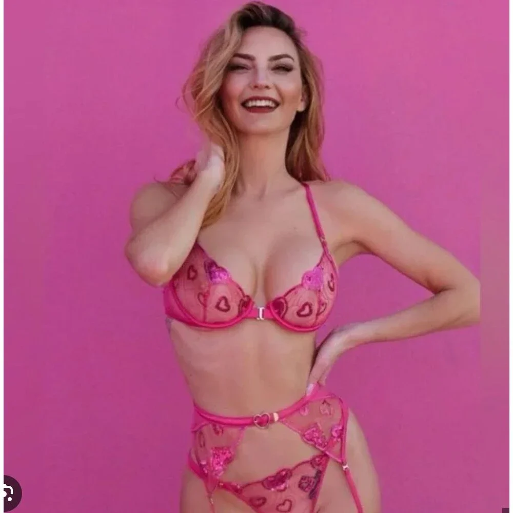 SOLDđź’—Honey Birdette Valentine's Day Juliet Hearts Bra and Panty Set - Picture 1 of 15